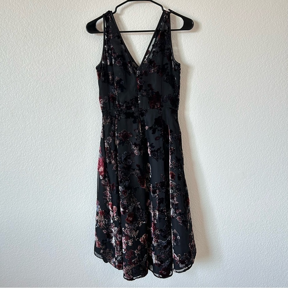 White House Black Market Black Floral Velvet 90s Inspired Formal Midi Dress - Picture 11 of 13